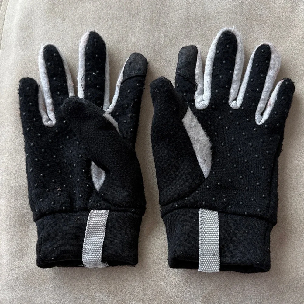 Swiss Tech Black and White Touchscreen Gloves